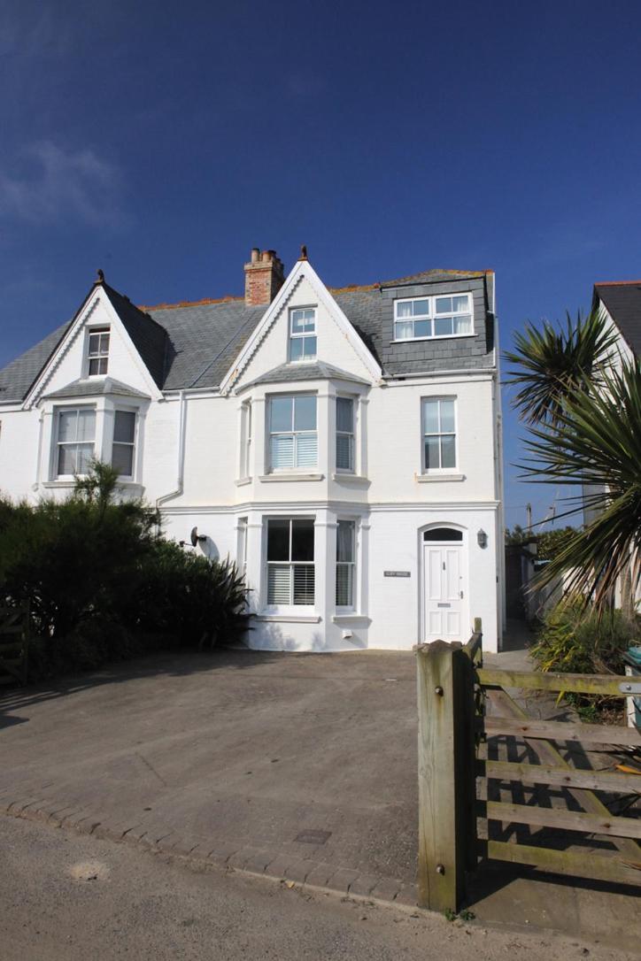 Cliff House, Cornwall Apartment *